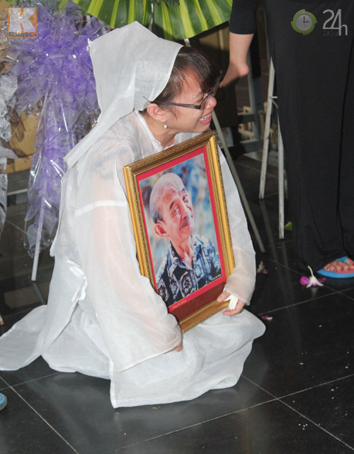 Nghẹn ngào phút tiễn đưa NSUT Hồ Kiểng - 4