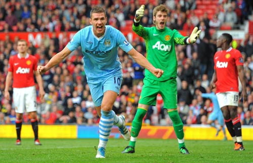 Man City nên "buông" trận derby? - 2
