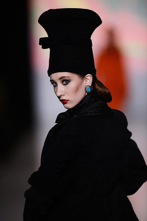 Say mê ngắm mũ nghệ thuật tại "xứ lạnh" - 9