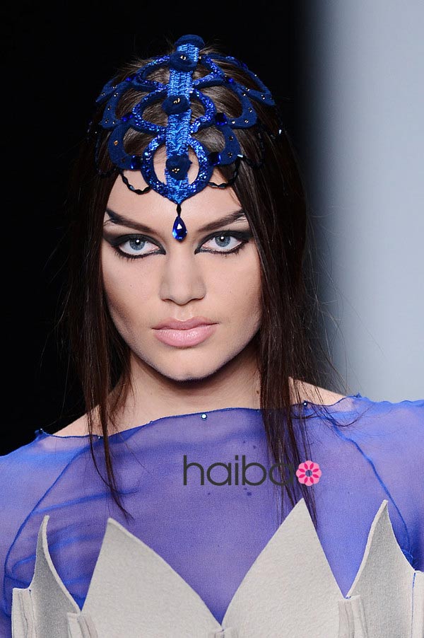 Say mê ngắm mũ nghệ thuật tại "xứ lạnh" - 10