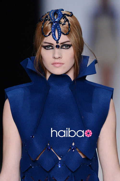 Say mê ngắm mũ nghệ thuật tại "xứ lạnh" - 11