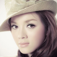 Bí quyết làm đẹp - Học cách trang điểm sexy như Lý Nhã Kỳ