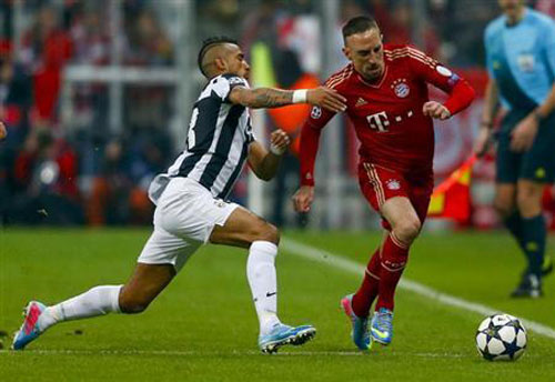 HLV cảnh báo cái đầu nóng của Ribery - 1