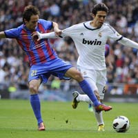 Bóng đá - Real – Levante: Chơi bóng nửa sân