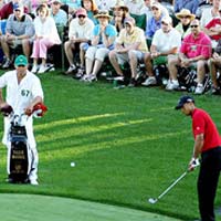 Thể thao - Hồi ức The Masters: Tiger Woods &amp; cú chip thần sầu