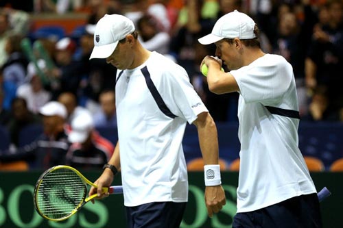 Davis Cup: Serbia có lợi thế lớn - 1