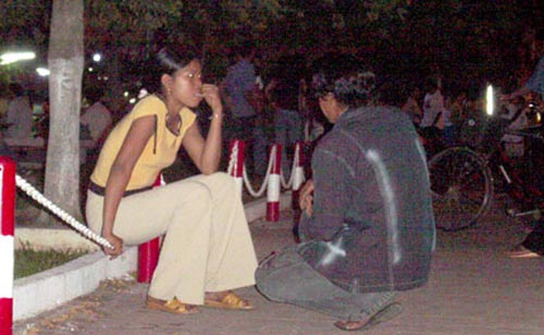 Mật ngữ ở "chợ tình" giữa Sài thành - 3