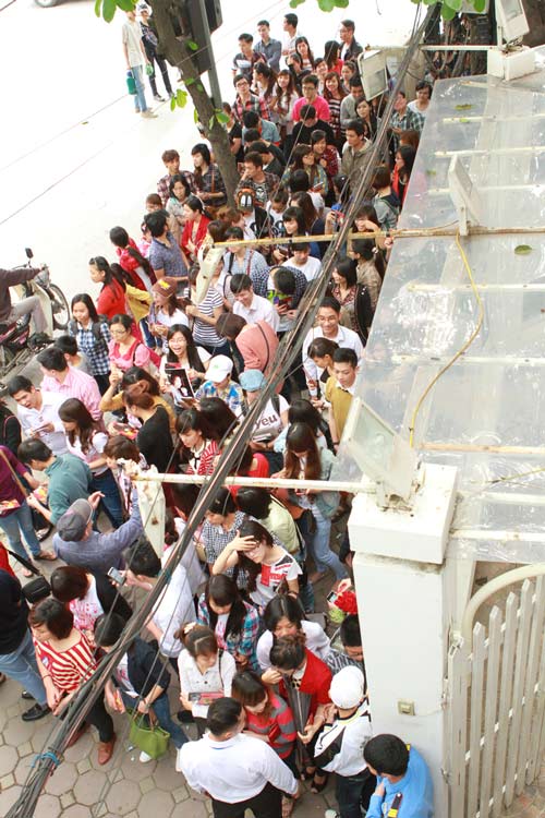 Mỹ Tâm làm mặt xấu khi gặp fan - 12