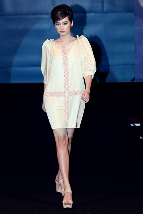 Trúc Diễm xinh đẹp ở Hà Nội - 1