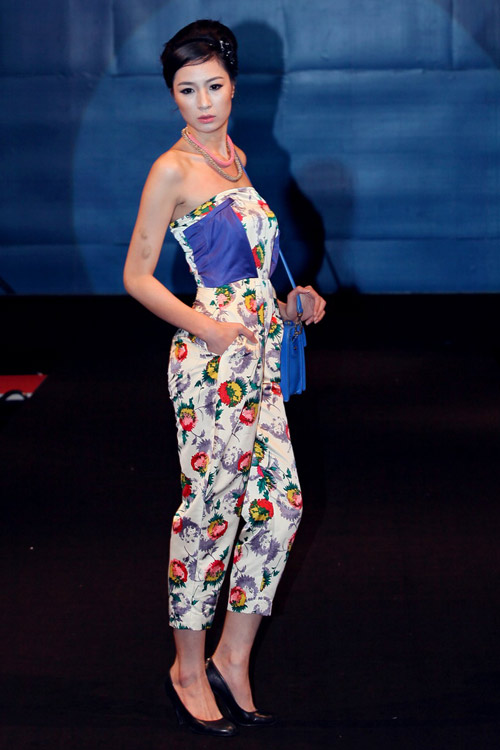 Trúc Diễm xinh đẹp ở Hà Nội - 7