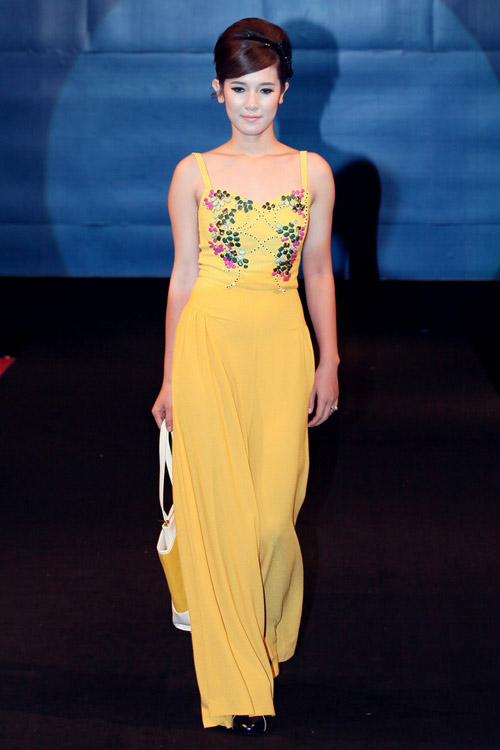 Trúc Diễm xinh đẹp ở Hà Nội - 9