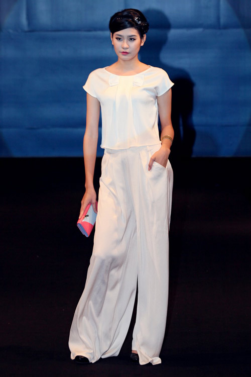 Trúc Diễm xinh đẹp ở Hà Nội - 11