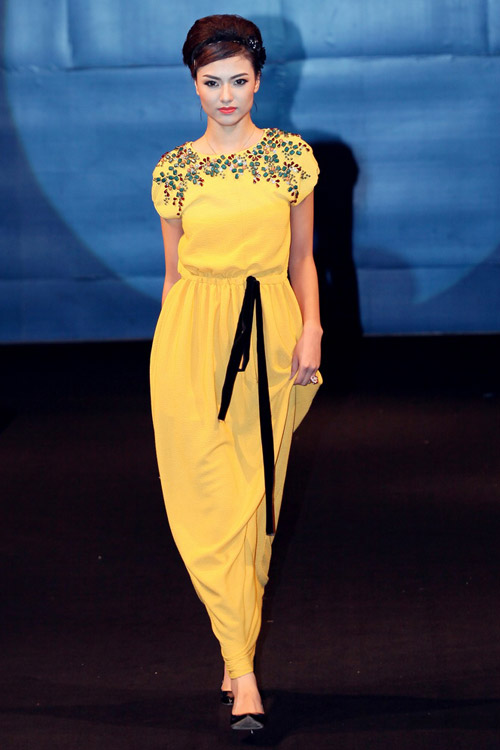 Trúc Diễm xinh đẹp ở Hà Nội - 18