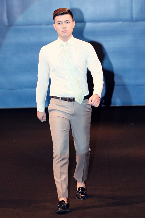 Siêu mẫu Doãn Tuấn sải bước lạnh lùng - 13