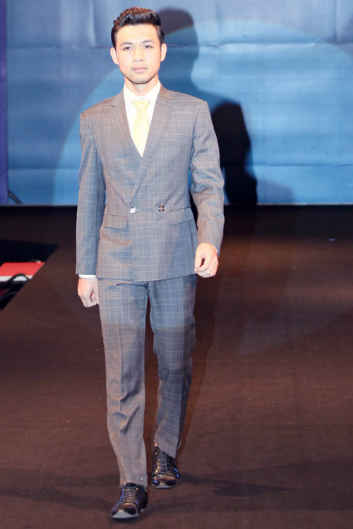 Siêu mẫu Doãn Tuấn sải bước lạnh lùng - 6