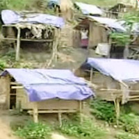 Giáo dục - du học - Học sinh dựng lều bên sườn núi trọ học