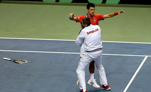 Djokovic rớt lệ vì chấn thương - 5