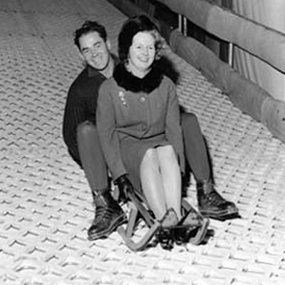 Cuộc đời “Bà đầm thép” Thatcher qua ảnh - 10