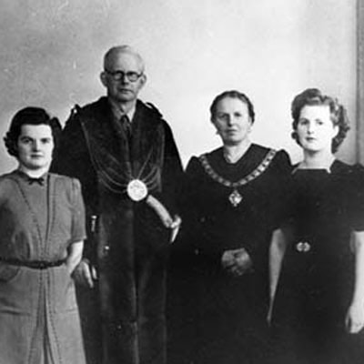 Cuộc đời “Bà đầm thép” Thatcher qua ảnh - 6