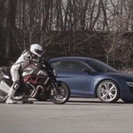 Ô tô - Xe máy - Audi R8 V10 Plus đọ sức Ducati Diavel