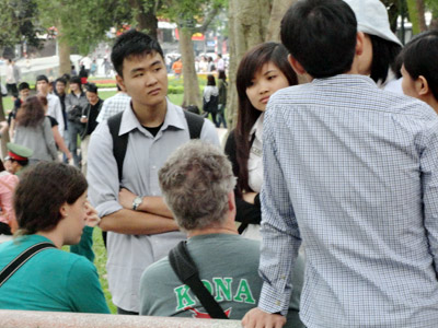 Sinh viên "săn Tây" để nâng tầm tiếng Anh - 4