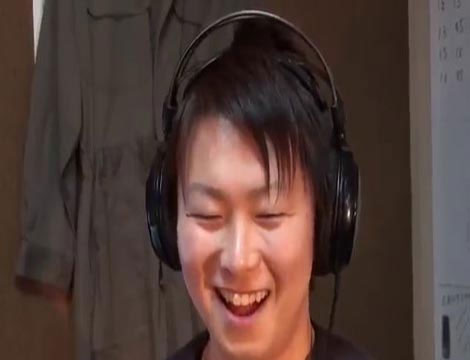 Nhật: Áo khoác tạo cảm giác "bạn gái ôm" - 3