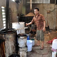 Thị trường - Tiêu dùng - Cà phê 'đểu': Cơ quan chức năng bó tay