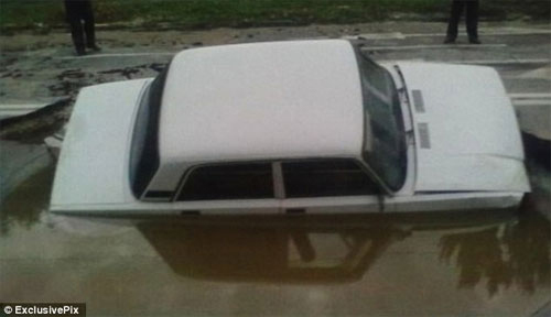 Nga: Một thành phố đang bị "nuốt sống" - 5