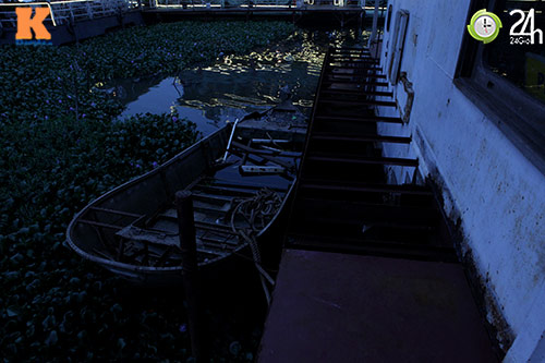 Đột nhập "tàu ma" Hồ Tây - 2