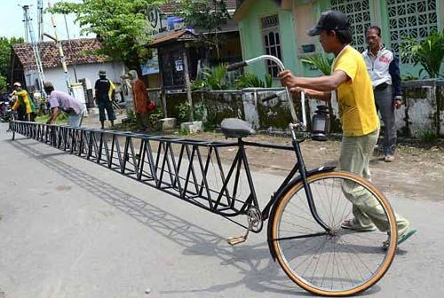 Indonesia: Xe đạp dài 13m cho một người lái - 1