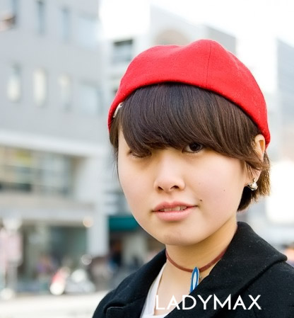 Chút lạ lẫm tinh nghịch với mũ cáp - 11