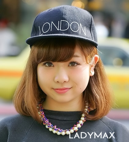 Chút lạ lẫm tinh nghịch với mũ cáp - 2