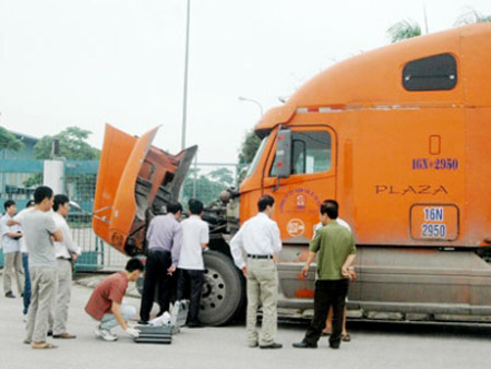 Bắt tên trộm chém lìa bàn tay công an - 1