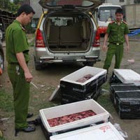 Thị trường - Tiêu dùng - Nội tạng thối 'ngồi' máy bay về Hà Nội