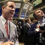 Dow Jones lại lập mốc cao kỷ lục mới