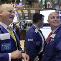 Sàn GD Quốc tế - Dow Jones, S&amp;P 500 liên tục phá kỷ lục