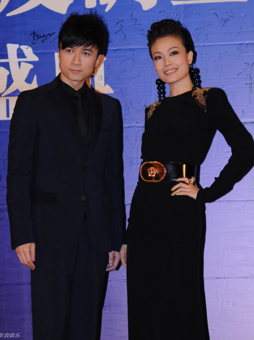"Nữ hoàng dao kéo" kích đẩy vòng 1 - 13