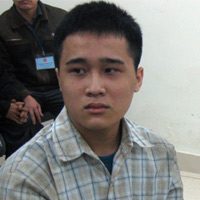 Pháp luật - Bố mẹ quỳ xuống đất xin tha cho con