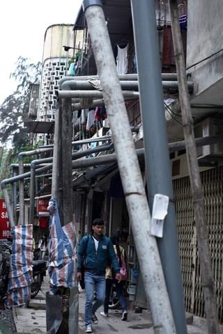 Hà Nội: Dàn ống nước thải có một không hai - 11