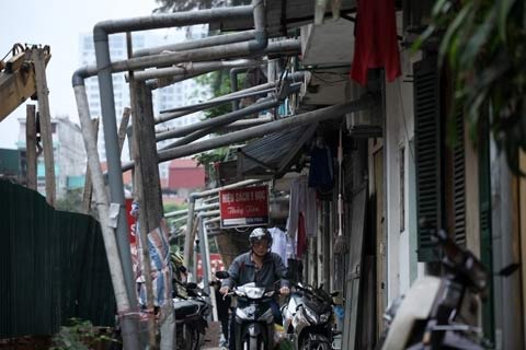 Hà Nội: Dàn ống nước thải có một không hai - 5