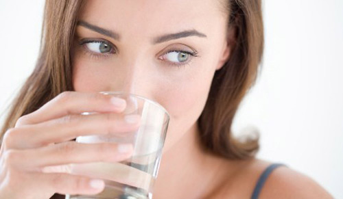 Uống nước buổi sáng tốt cho sức khỏe - 1