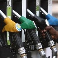 Thị trường - Tiêu dùng - Giá xăng TG xuống thấp nhất từ giữa tháng 1