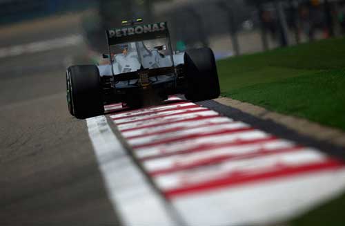 Phân hạng Chinese GP: Cú ăn ba của Hamilton - 1