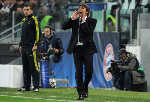 HOT: Sir Alex phủ nhận mua Falcao - 2