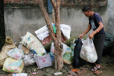 Cuộc đời cơ cực của “người đội lốt quỷ” - 1