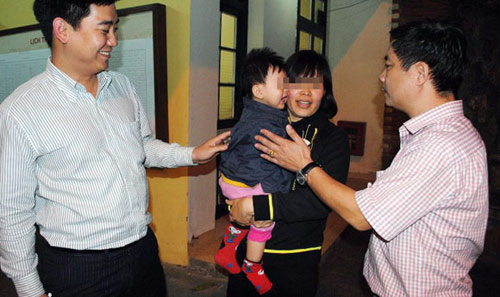 Cha cùng người tình bắt cóc con đẻ từ tay mẹ - 2