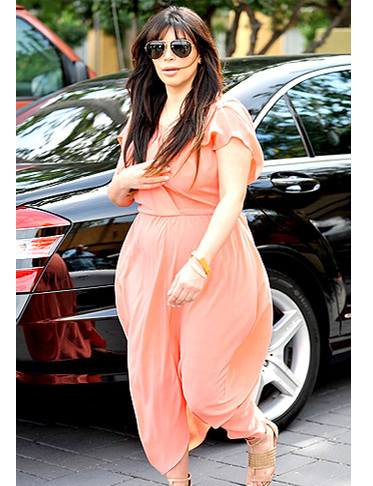 Đỏm dáng như bà bầu Kim Kardashian - 6