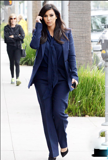 Đỏm dáng như bà bầu Kim Kardashian - 4