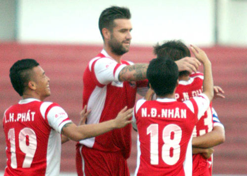 Sau V5 V-League 2013: "Vua" ơi là "vua" - 2