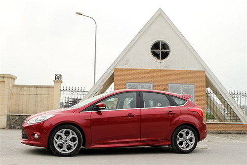 900 triệu có nên mua Ford Focus S? - 2